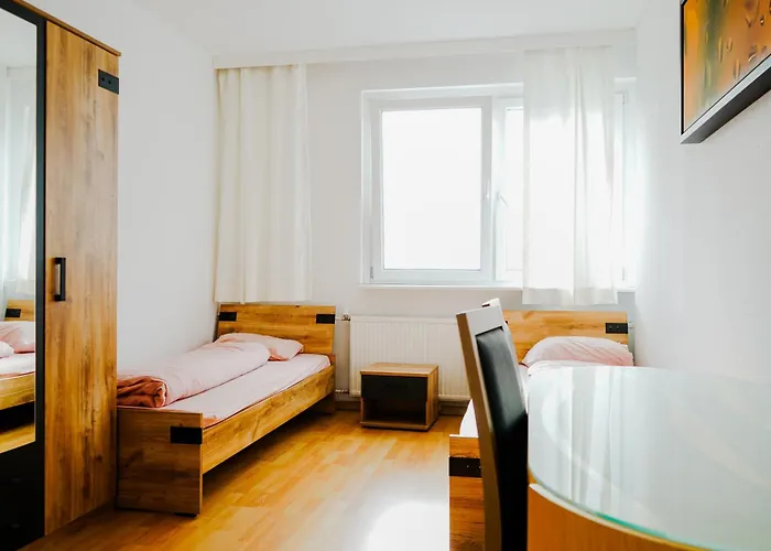 Monteurzimmer Jena Hostel *